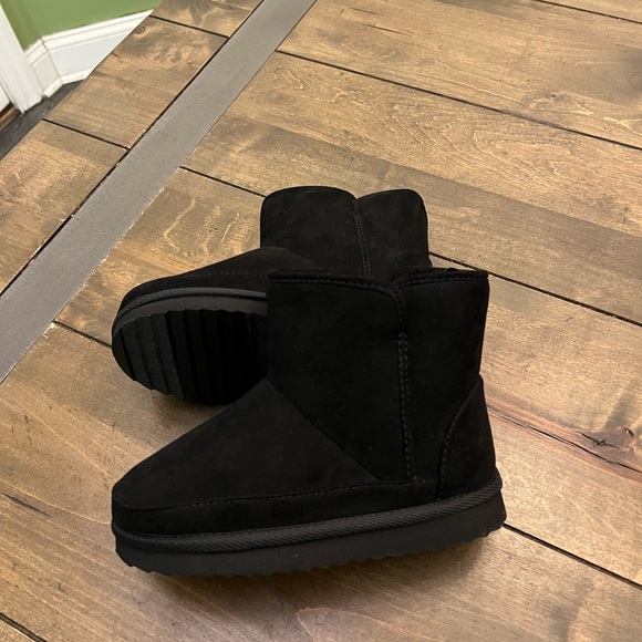 Old Navy Slip On Booties - Picture 11 of 11